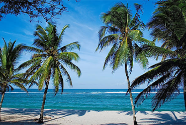 Mombasa white sandy beach and turquoise Indian Ocean – Kenya beach holiday